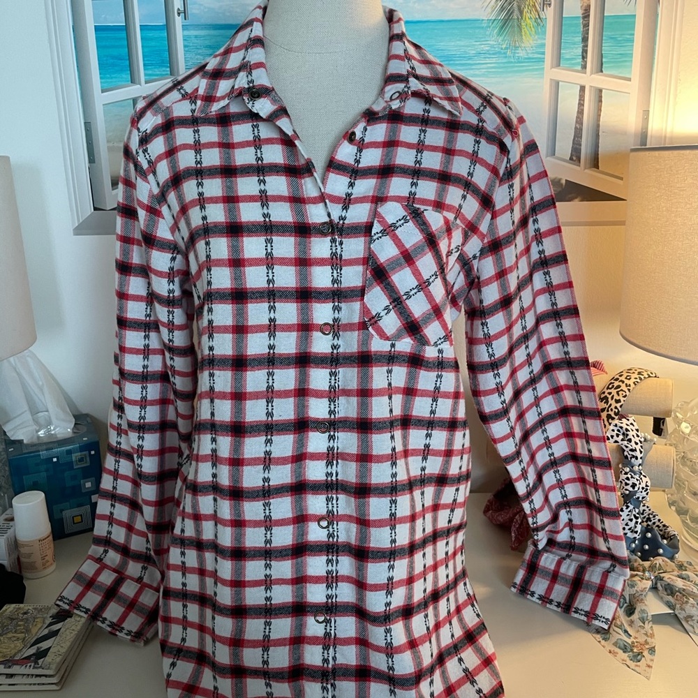 Super soft light weight flannel shirt!